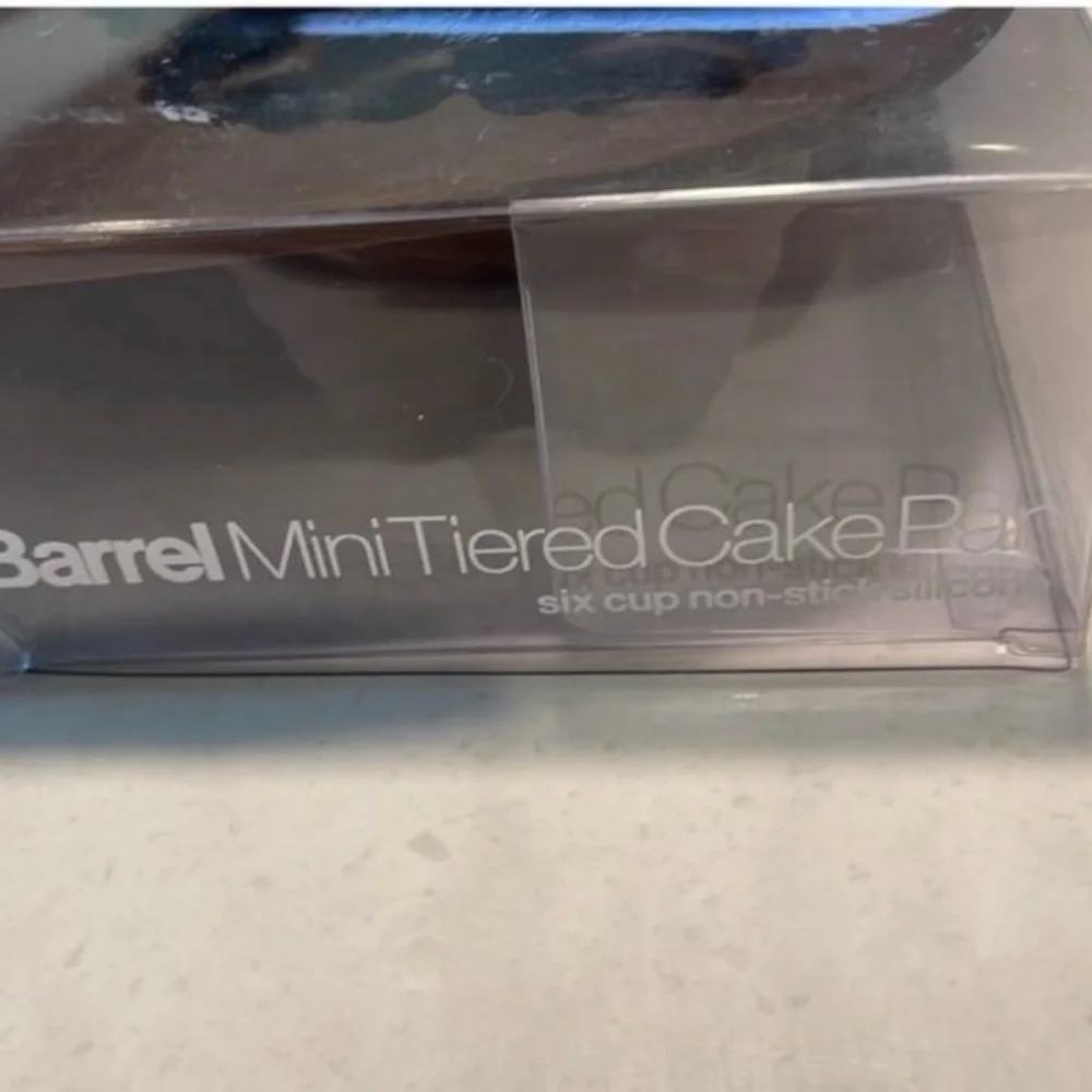 Crate & Barrel 6-Cup mini-Tiered Silicone cake Pan NEW Non-Stick Baking Mold